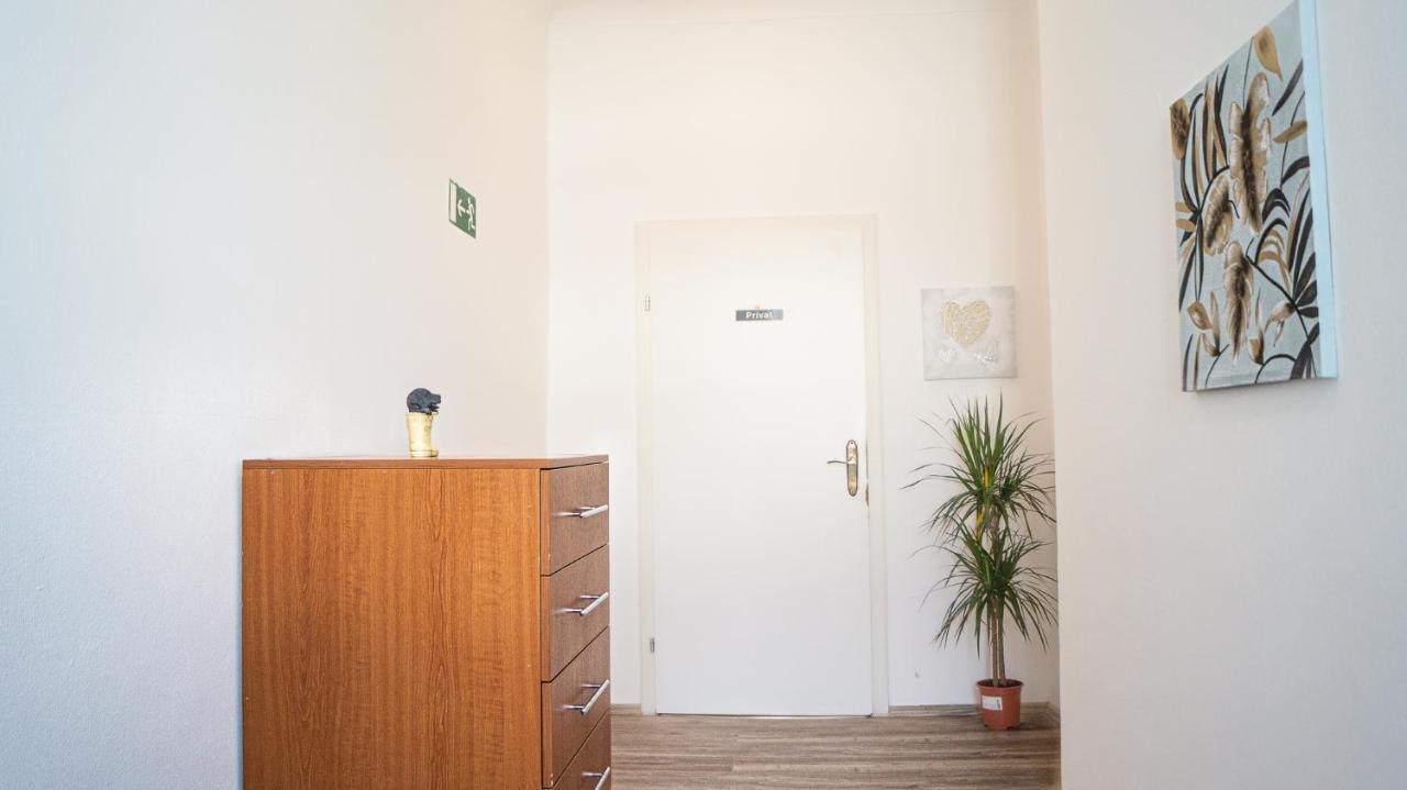Spacious Shared Apartment Schoenbrunn Wina Bagian luar foto