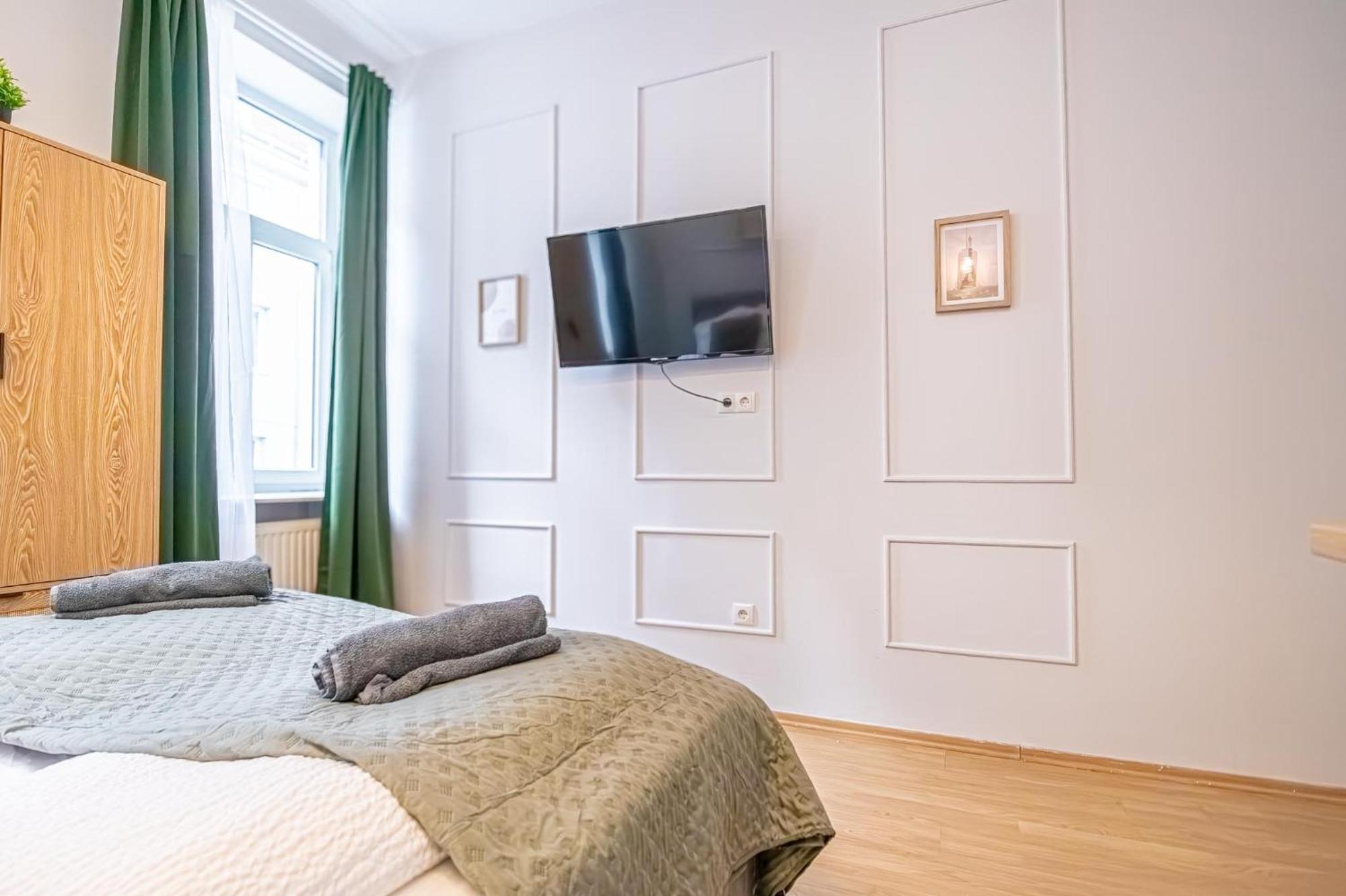 Spacious Shared Apartment Schoenbrunn Wina Bagian luar foto